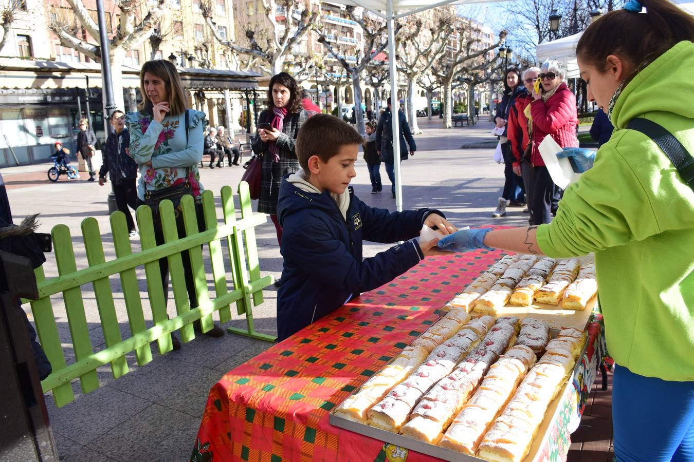 La actividad se enmarca dentro de Logroño es Navidad, el programa que el Ayuntamiento, organiza (con cerca de 400 actividades desde el 15 de diciembre al 7 de enero) con la colaboración de la Cámara de Comercio y de 50 asociaciones y colectivos de la ciudad