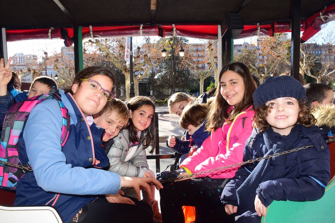 Pequeños y mayores pasean estos días de esta divertida manera por las calles de la capital riojana