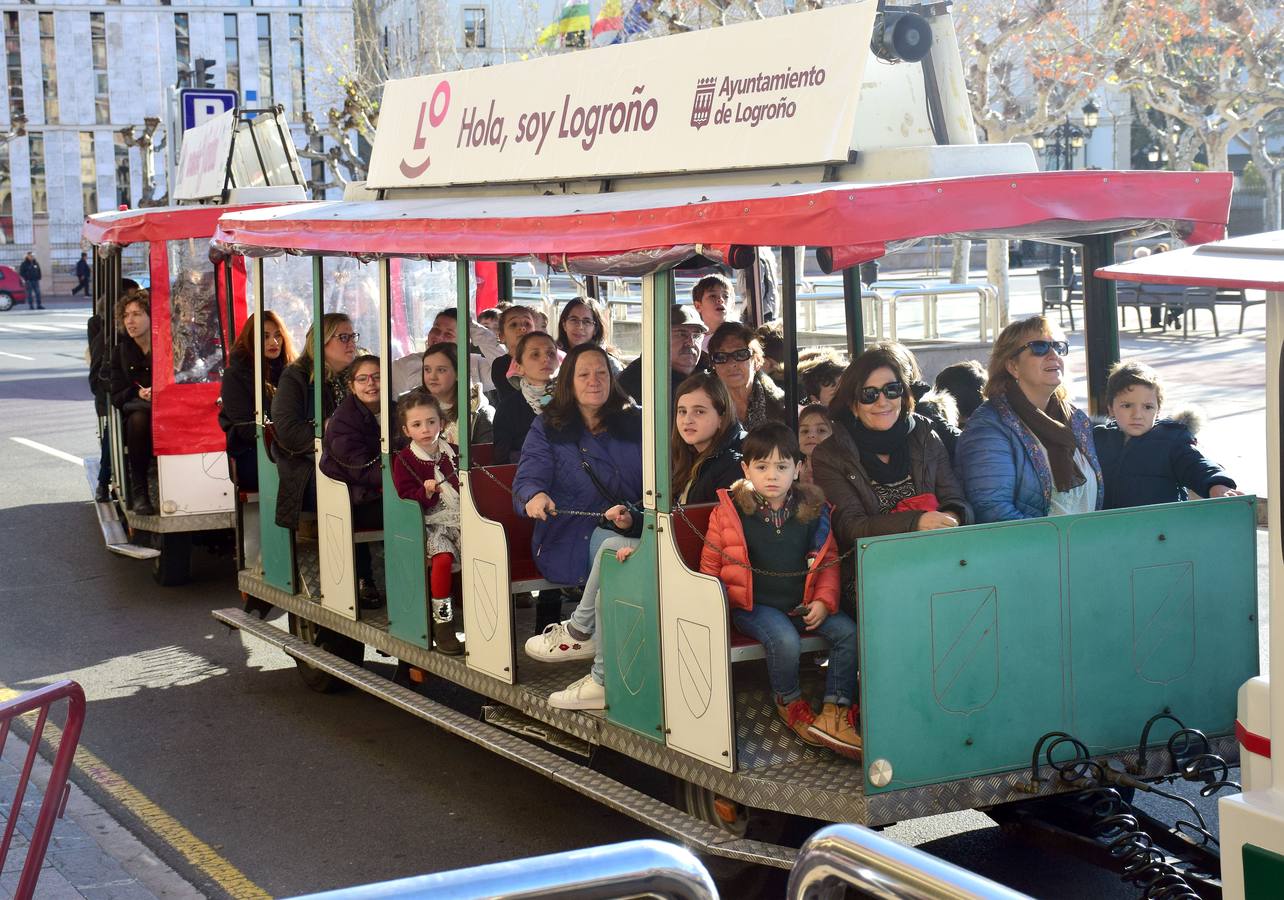 Pequeños y mayores pasean estos días de esta divertida manera por las calles de la capital riojana