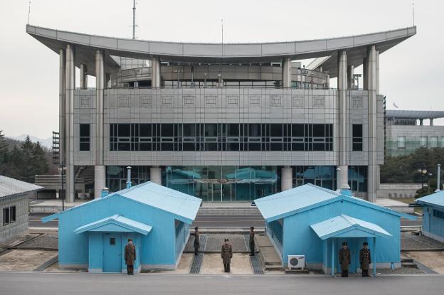 Imagen de la Casa de la Paz, en el poblado fronterizo de Panmunjom, que alojará el encuentro. :: afp