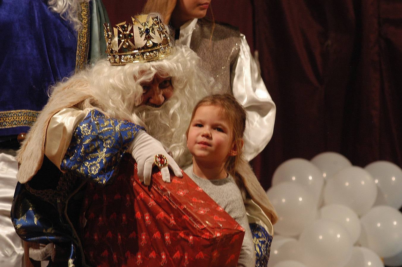 Los más pequeños del municipio disfrutaron de la noche previa a Reyes