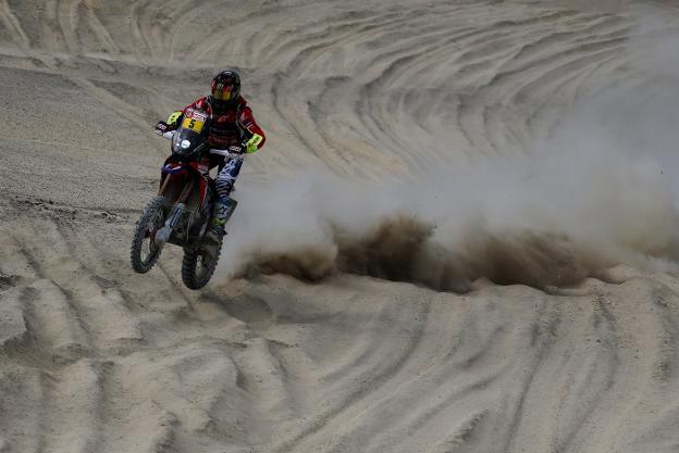 Joan Barreda se impuso en la jornada de ayer del Dakar y se aupó al liderato en motos. :: efe