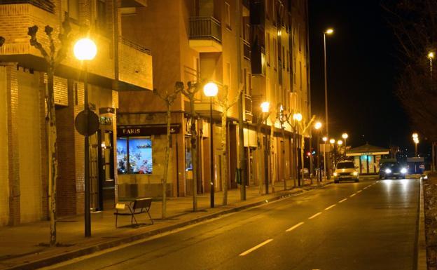 Iluminación nocturna en una calle de Logroño