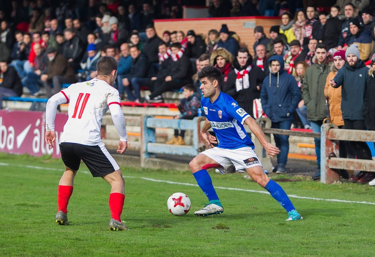 Imágenes del encuentro disputado en el estadio Olarambe, entre el CD Vitoria y la UD-Logroñés, que ha concluido con un empate a 0.