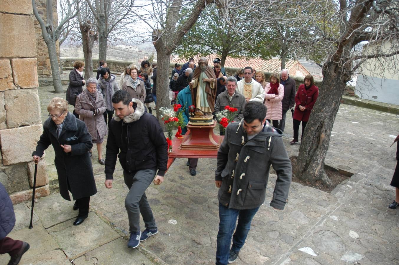 El municipio salió en procesión y bendijo a los animales