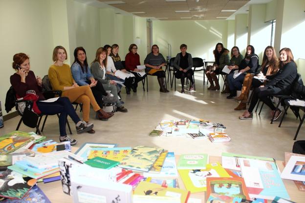 Participantes en el taller de animación a la lectura. :: 