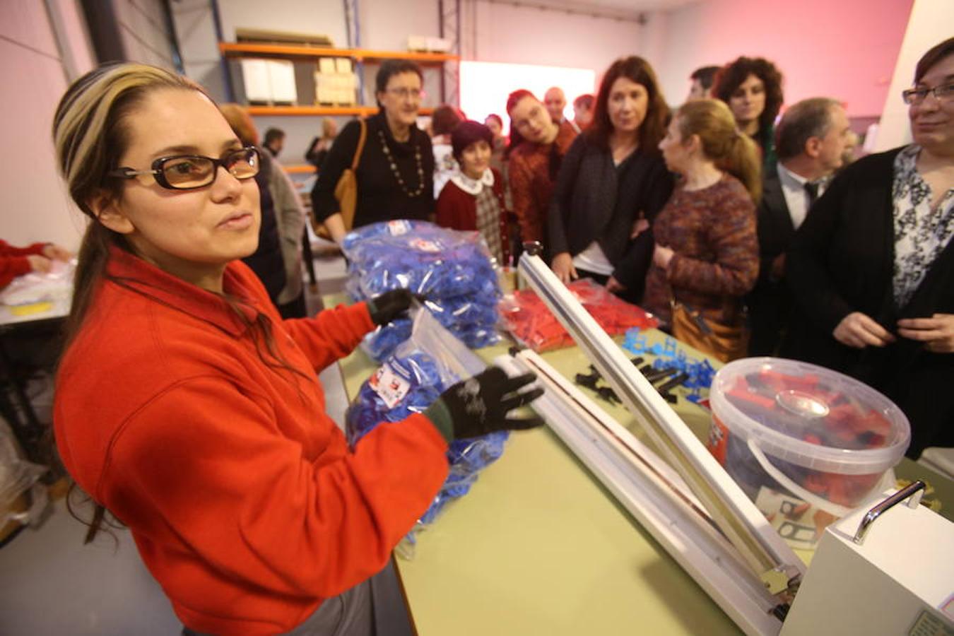 Jornada de puertas abiertas del Centro Especial de Empleo de Aspace que capacita a trabajadores con distintas deficiencias para acceder a un puesto de trabajo ordinario