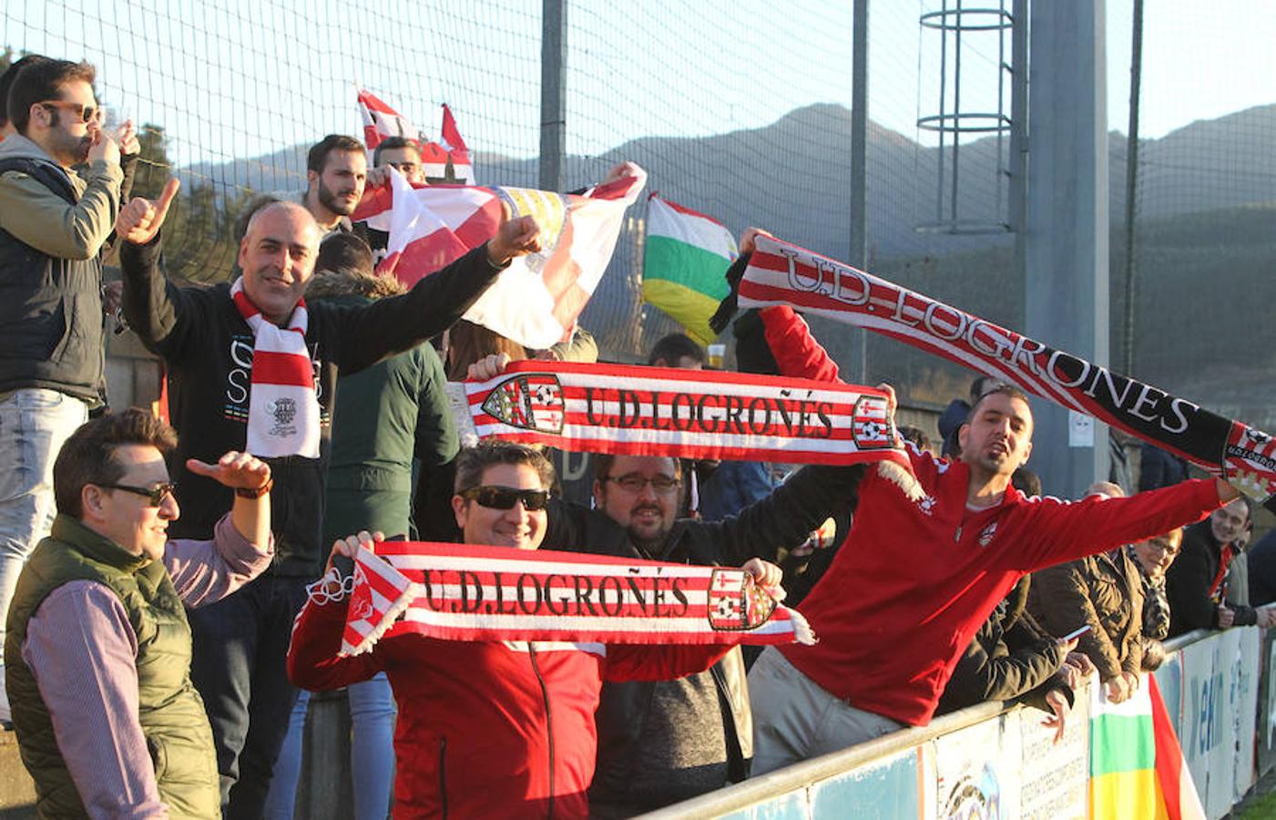 Así, consolidando lo de casa y fijando puntos en el exterior, es como la UDL ha vuelto a hacer acopio de vitamina de ilusión para tratar de enganchar con las plazas del play off de ascenso. Los tres puntos que vinieron ayer de Amorebieta (1-3) han sido oro molido. 