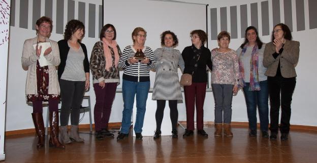 Acto de entrega del galardón en la tarde de ayer en Logroño. :: DÍAZ URIEL