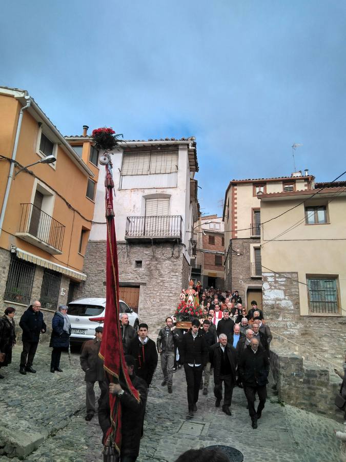 Cornago celebra San Blas con actos religiosos y subasta de roscos