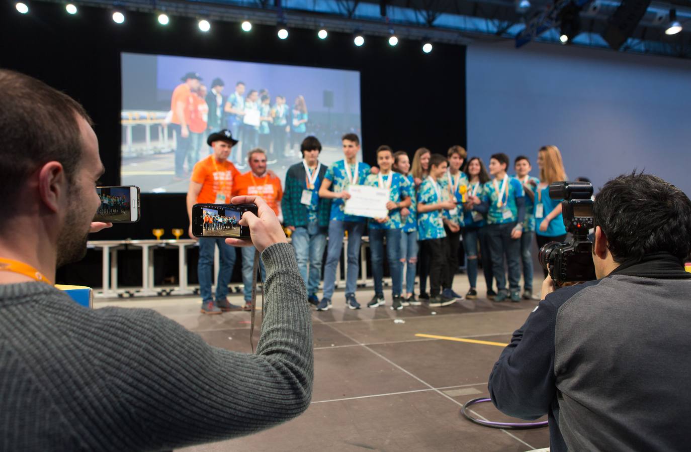 Los equipos GRAT-Anunciata de La Anunciata de Tudela, CIA Compañía de Ingenieros Adolescentes de La Enseñanza de Logroño y Los Acuáticos del colegio San Lorenzo de Ezcaray han obtenido plaza en Gran Final Nacional