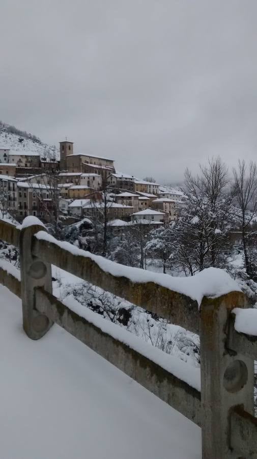 La nieve y el hielo cubren La Rioja