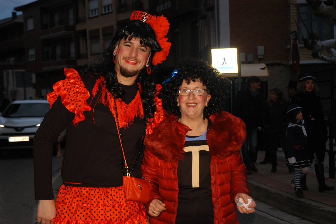 Cervera disfrutó de su desfile de Carnaval, que comenzó con un ligero retraso y del que todos disfrutaron