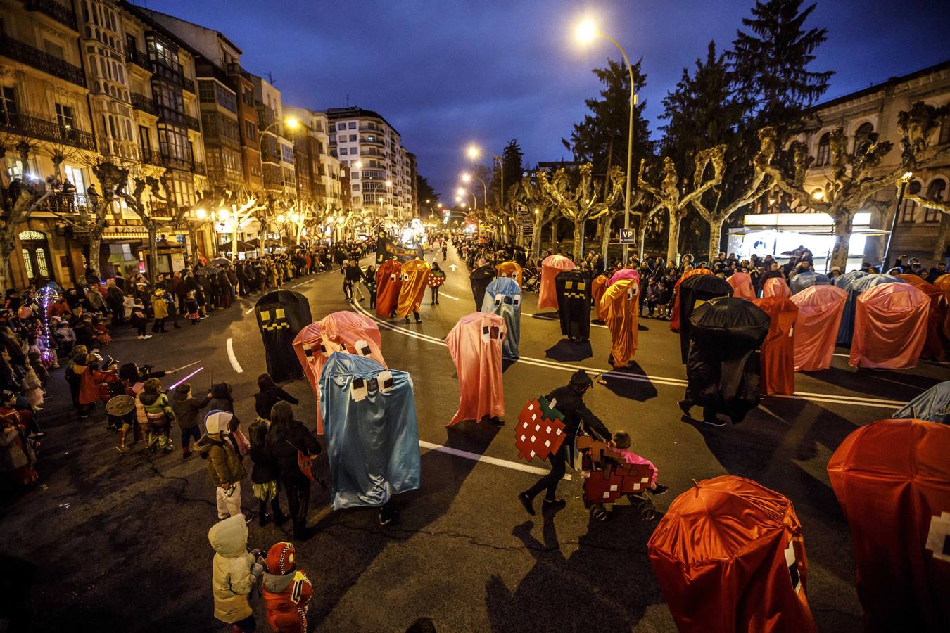 Multitudinario fue el desfile de Carnaval de Logroño, que cada vez está cogiendo más peso dentro de las festividades de la capital riojana.