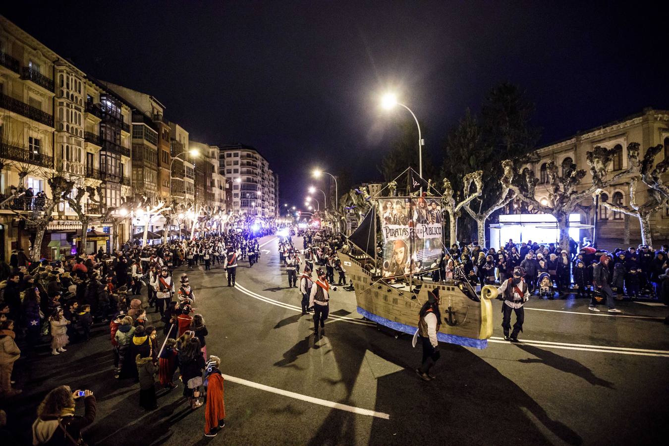 Multitudinario fue el desfile de Carnaval de Logroño, que cada vez está cogiendo más peso dentro de las festividades de la capital riojana.