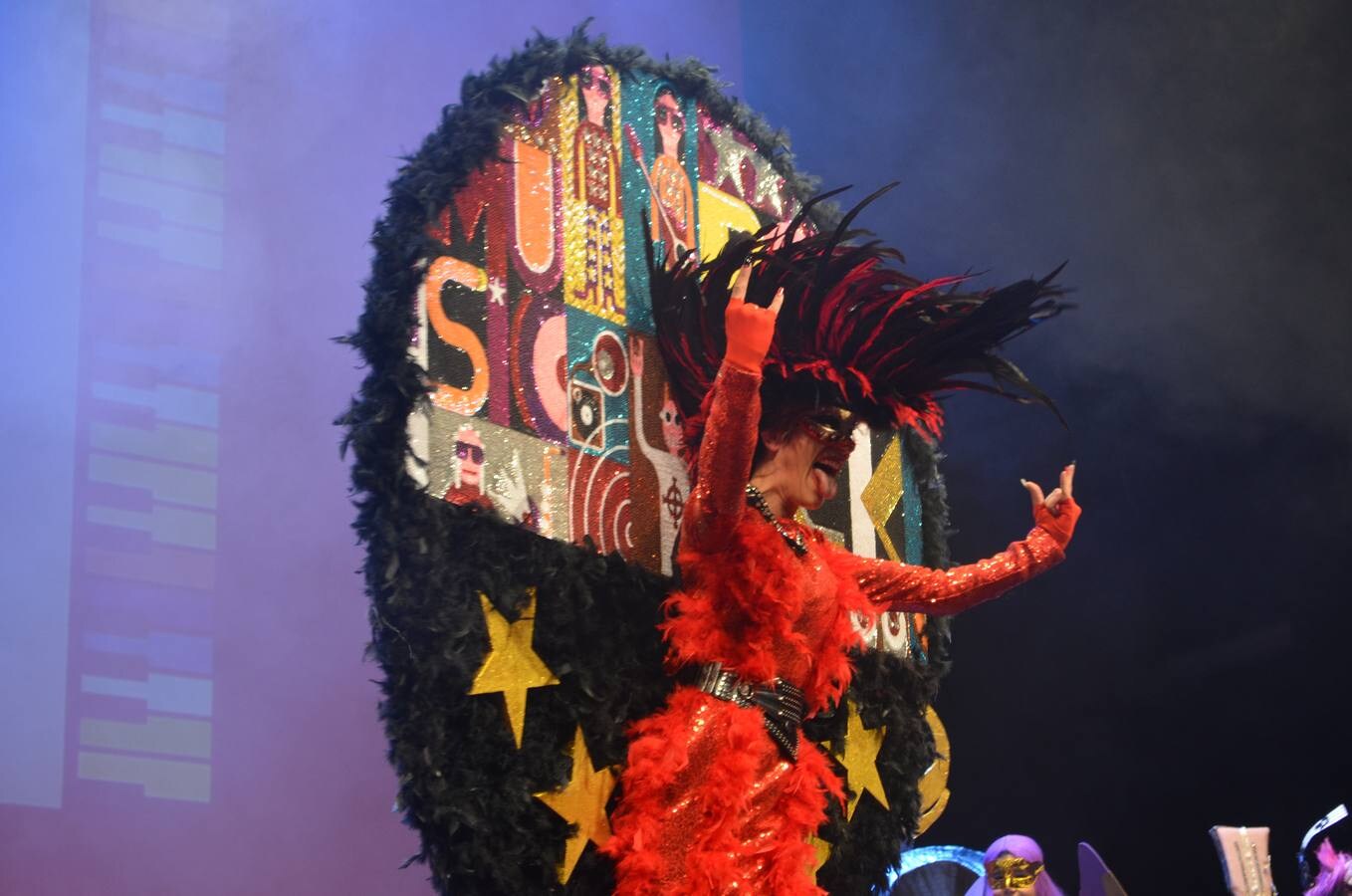 Imágenes del pregón del Carnaval y de la reina y reyes infantiles del Carnaval de Calahorra.