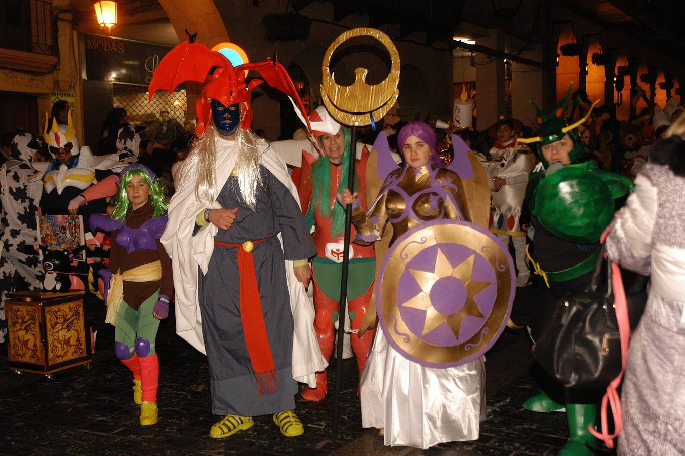 Mucha imaginación en los disfraces de los participantes del desfile de Carnaval de Calahorra.