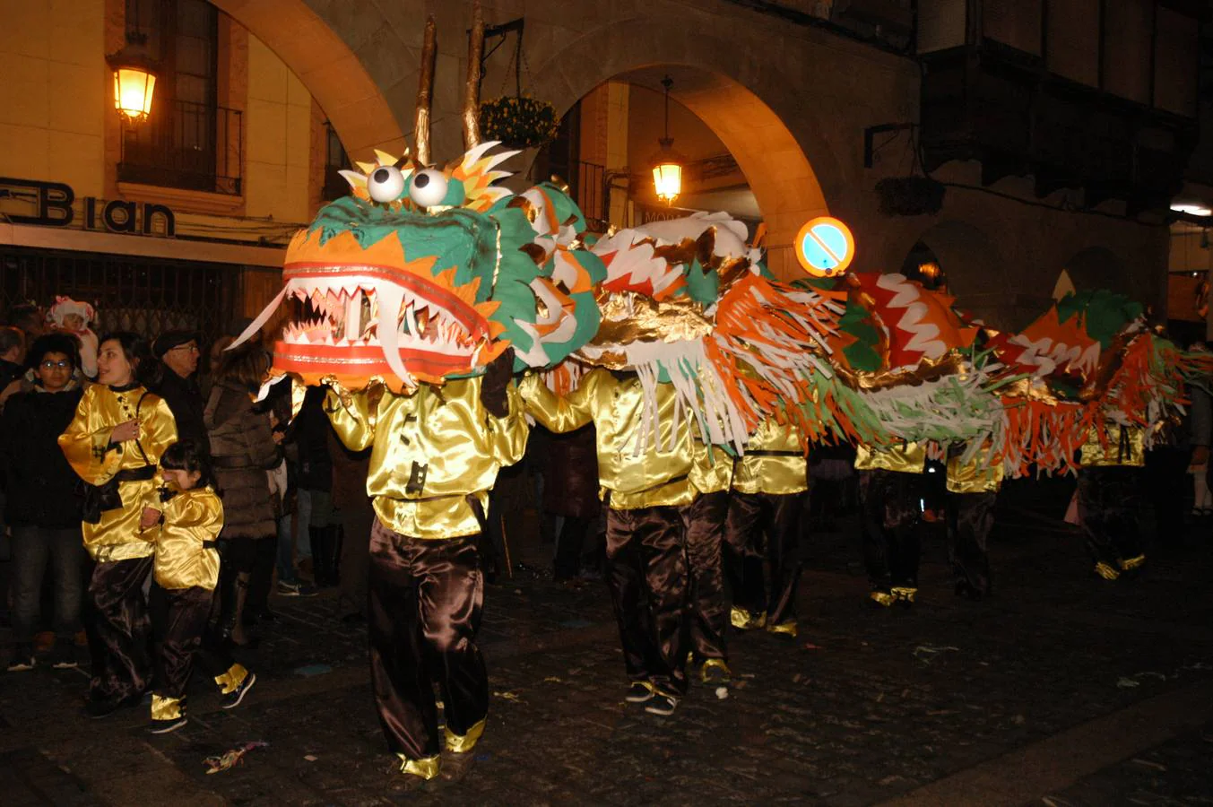 Mucha imaginación en los disfraces de los participantes del desfile de Carnaval de Calahorra.