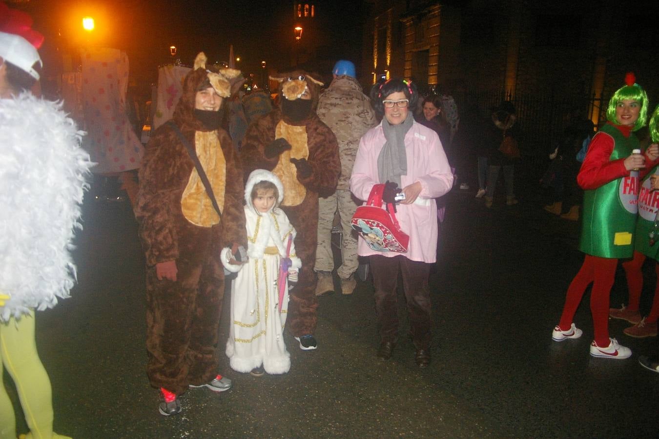 Divertidos disfraces en los carnavales de Cenicero.