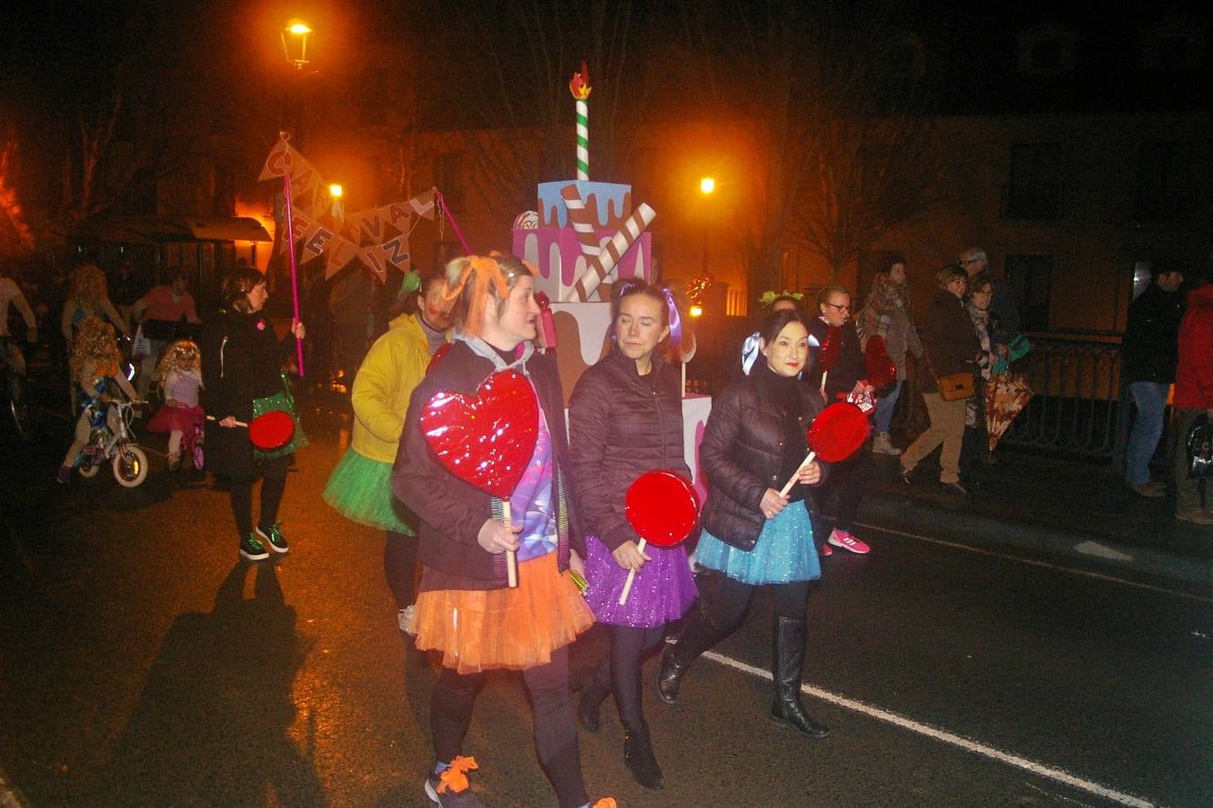 Divertidos disfraces en los carnavales de Cenicero.