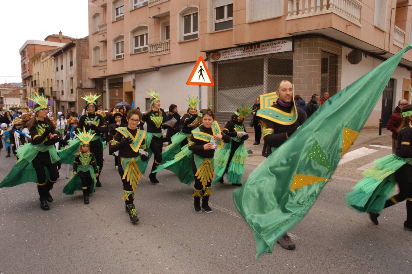 XI concurso de carrozas y comparsas en Quel