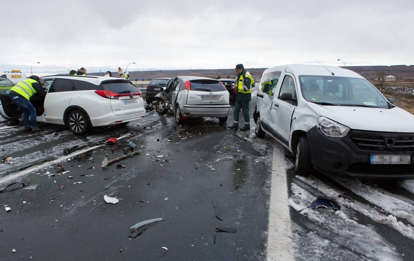 Una treintena de coches, afectados en un siniestro que dejó una veintena de heridos leves