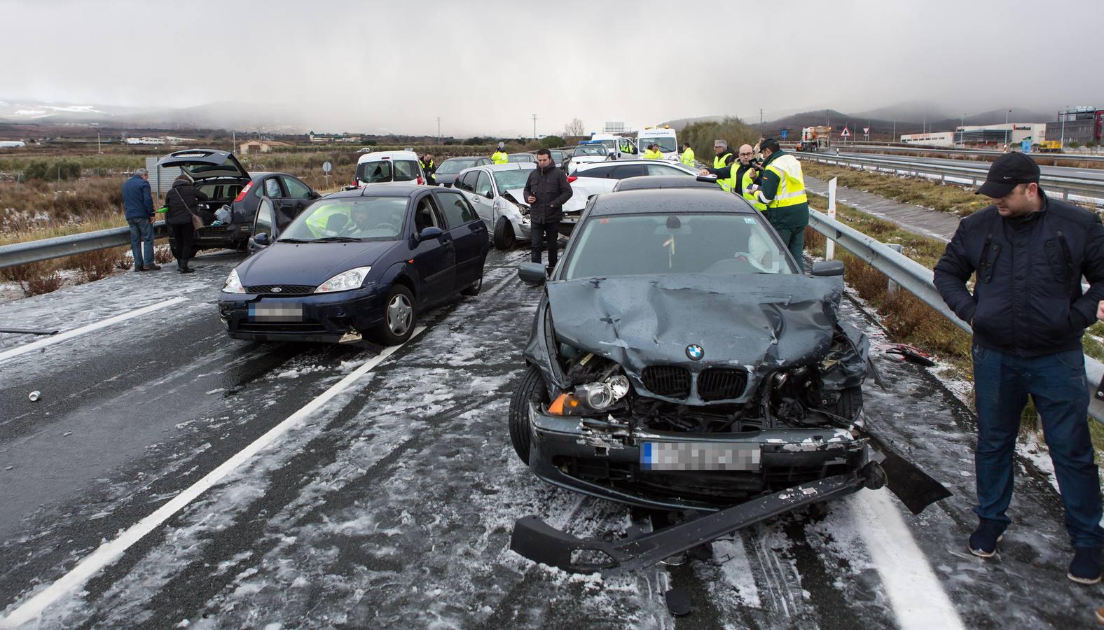 Una treintena de coches, afectados en un siniestro que dejó una veintena de heridos leves