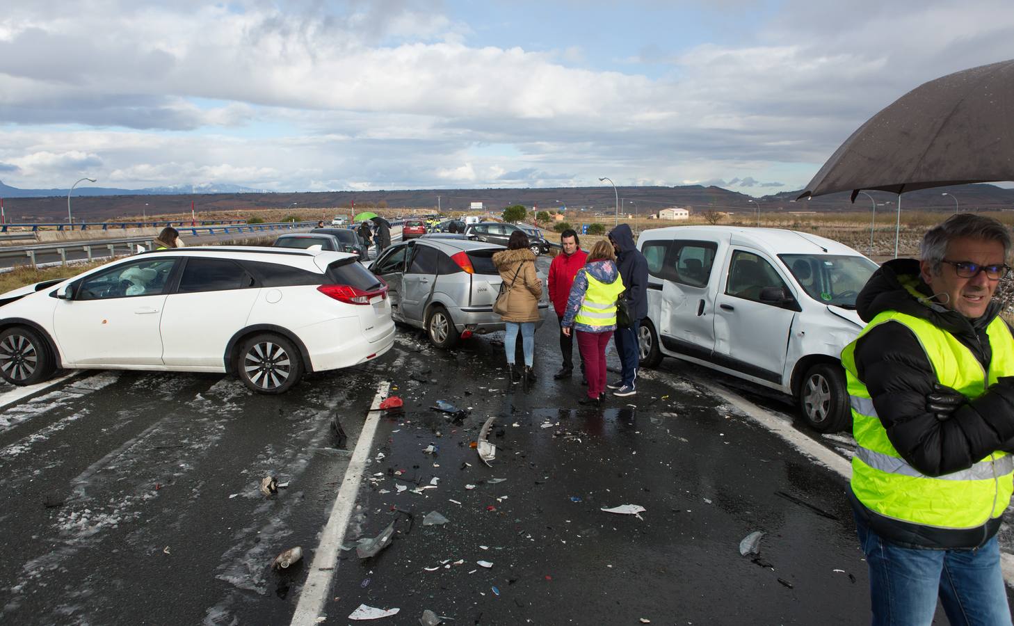 Una treintena de coches, afectados en un siniestro que dejó una veintena de heridos leves