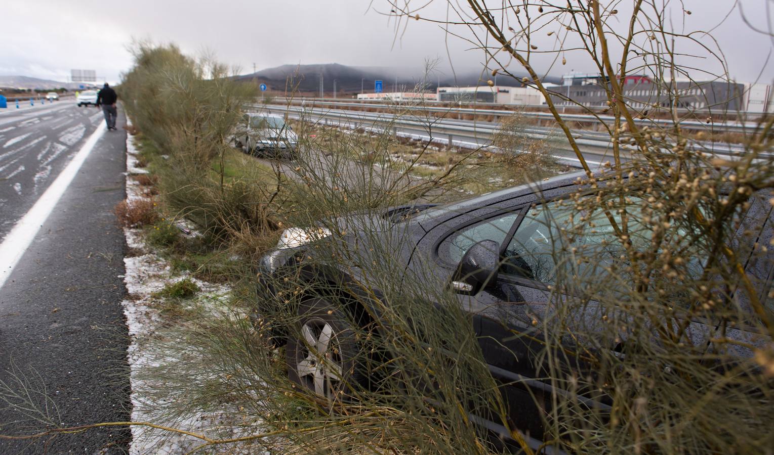 Una treintena de coches, afectados en un siniestro que dejó una veintena de heridos leves