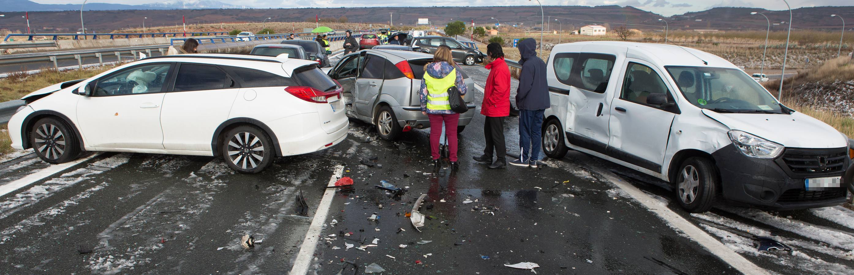 Una treintena de coches, afectados en un siniestro que dejó una veintena de heridos leves