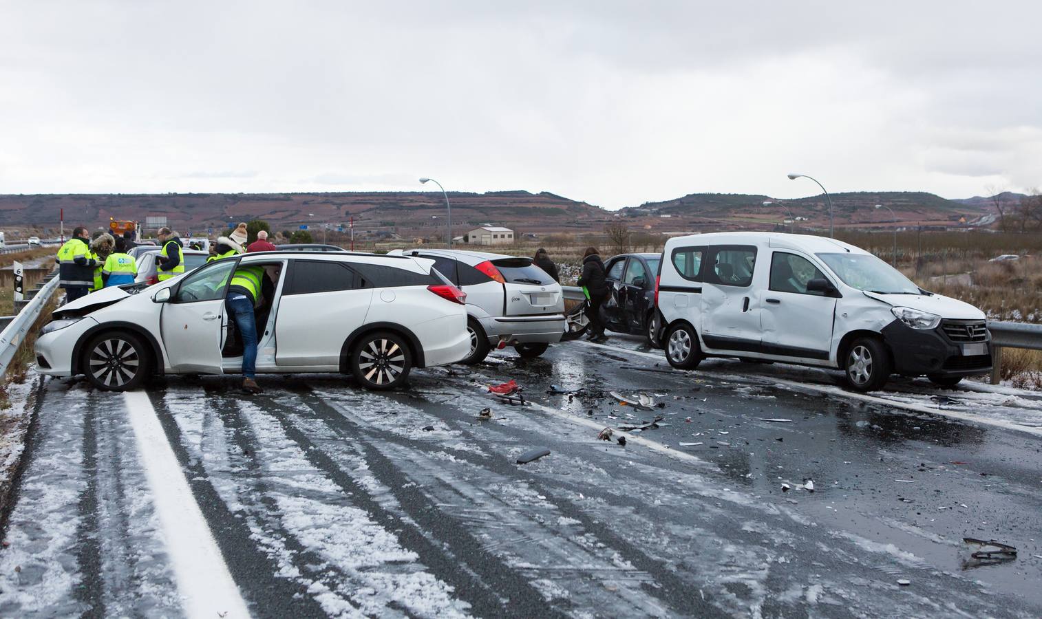 Una treintena de coches, afectados en un siniestro que dejó una veintena de heridos leves