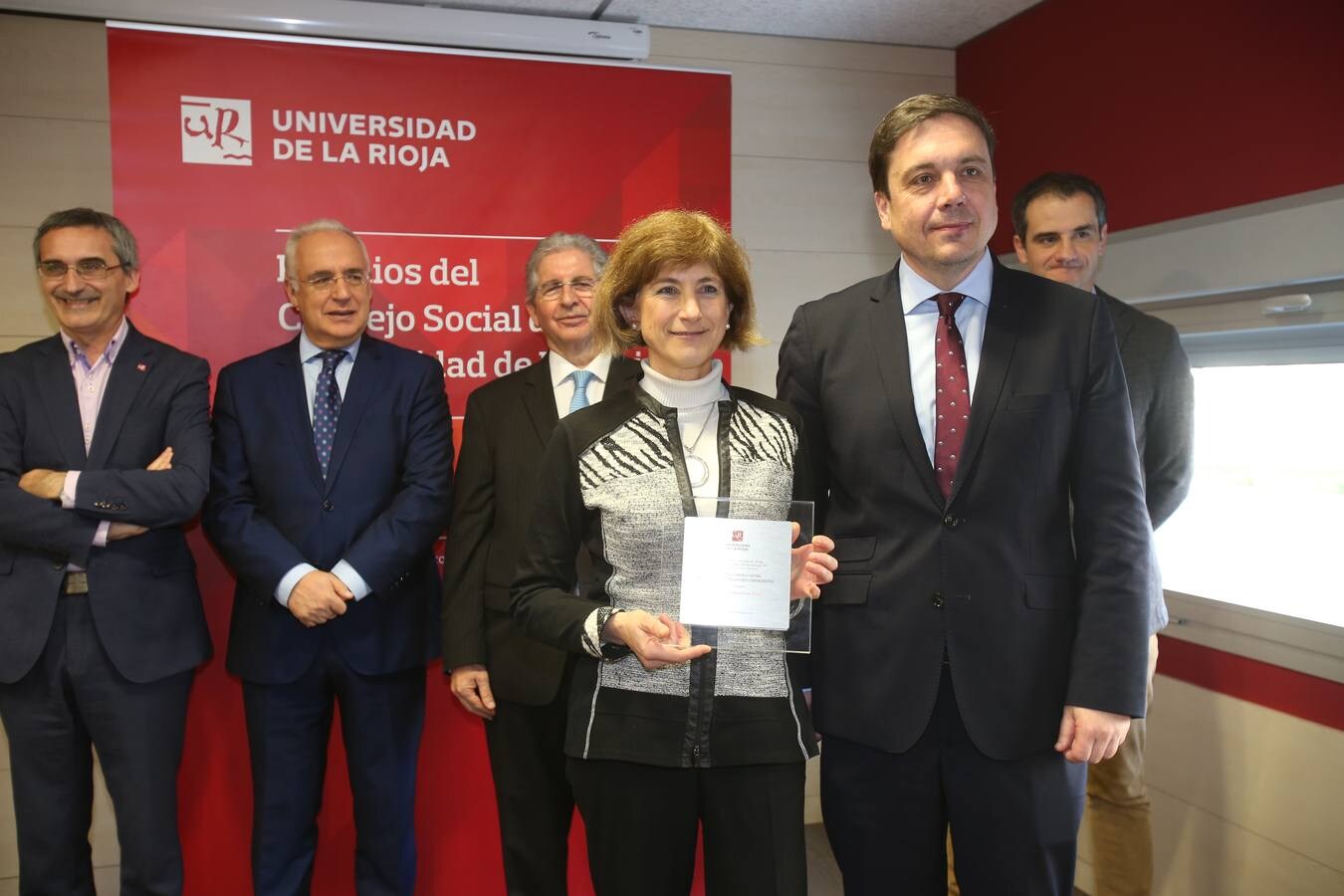 El Consejo Social de la Universidad de La Rioja entrega sus premios animando a sus alumnos a "la excelencia"