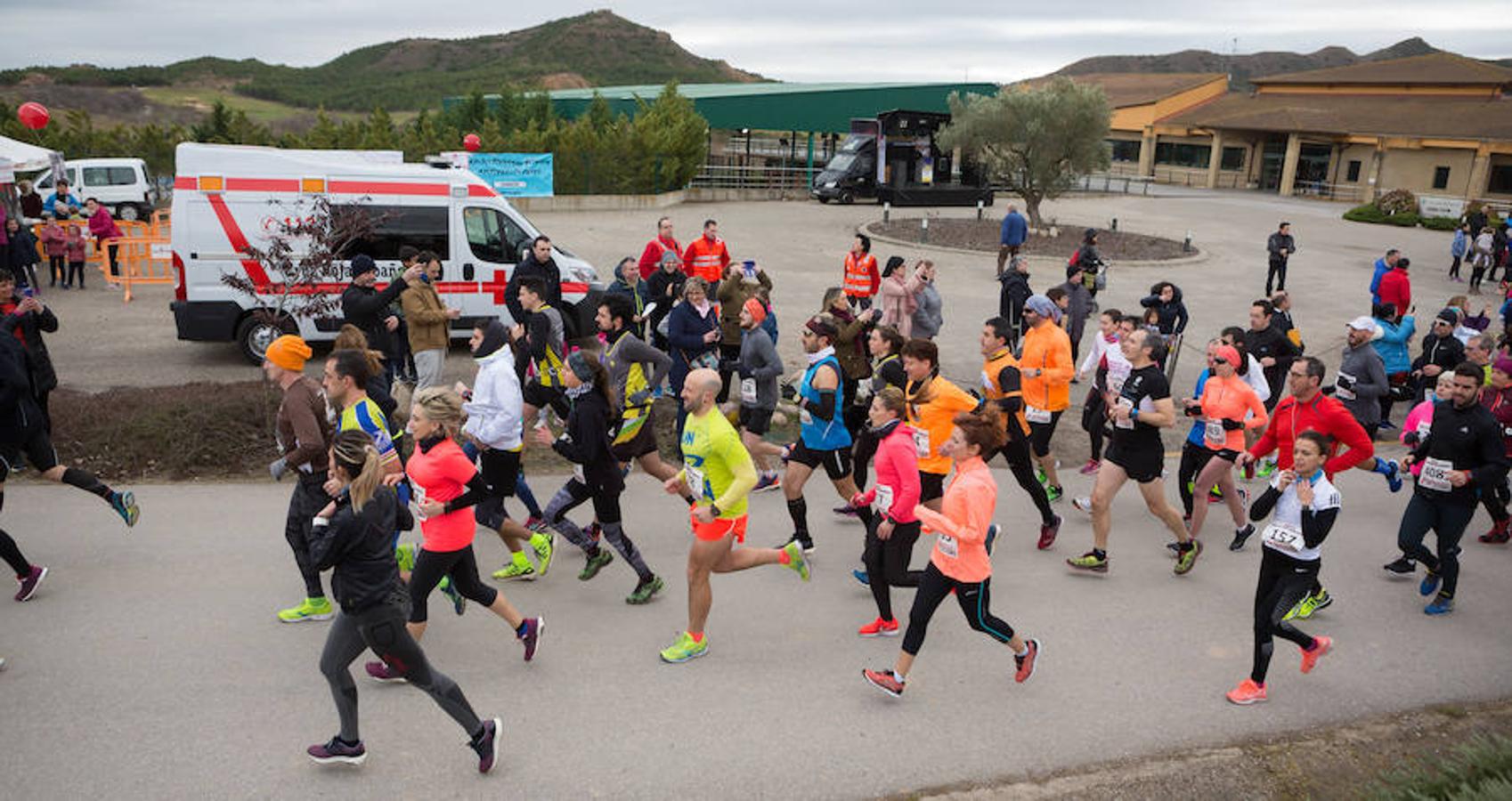 La Carrera de La GraJera ha reunido esta mañana a un gran número de atletas para competir en una nueva cita del Circuito de Carreras Populares por los alrededores del entorno natural y del campo de golf de Logroño