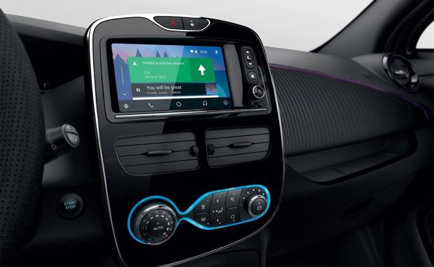 El sistema R-LINK Evolution es compatible con Android Auto lo que facilita proyectar las aplicaciones del móvil. 