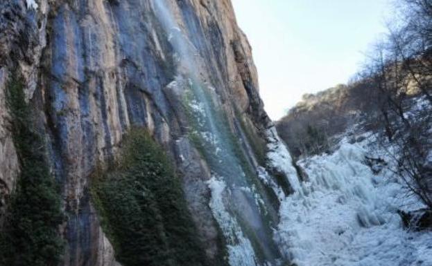 Hielo. El chorrón oeste, la semana pasada. :: 