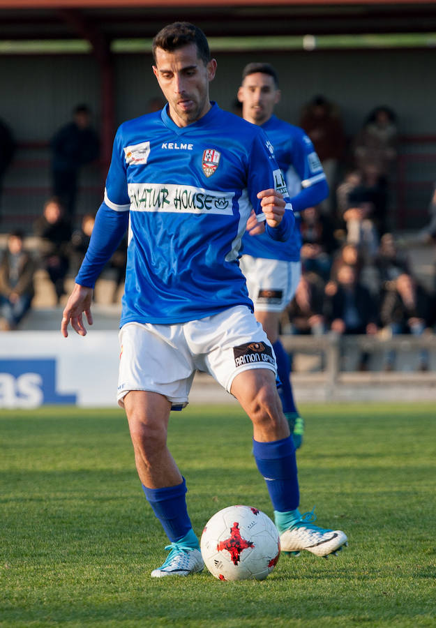 La UDL sacó un punto de su visita a Tajonar tras el anodino empate sin goles conquistado ante un rival que está hundido en la tabla. El equipo riojano tuvo dos chispazos a lo largo de noventa minutos, pero no consiguió materializar. También tuvo un apagón y un susto que pudo costarles caro.