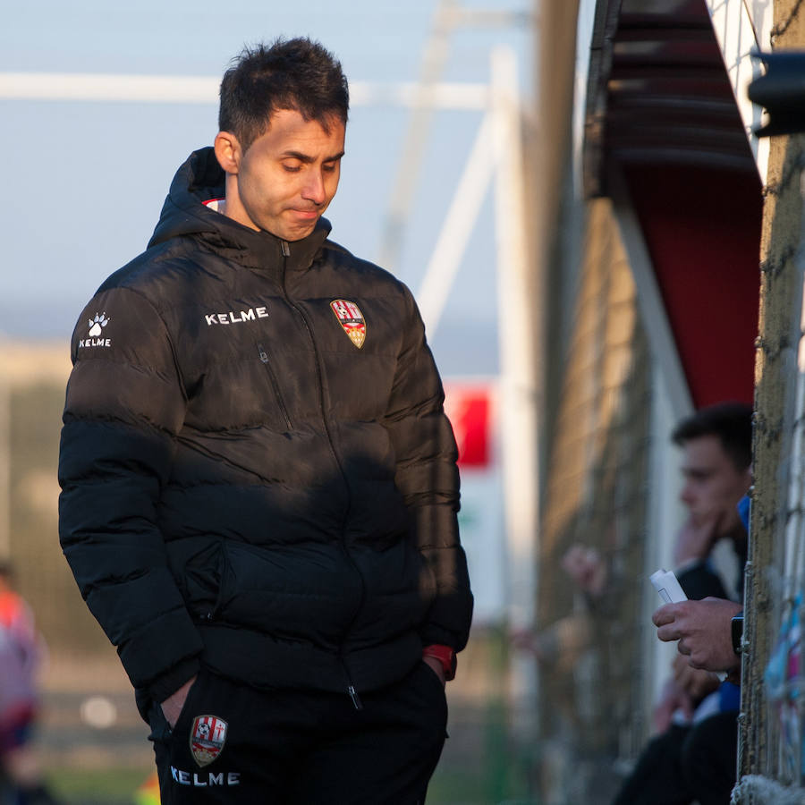 La UDL sacó un punto de su visita a Tajonar tras el anodino empate sin goles conquistado ante un rival que está hundido en la tabla. El equipo riojano tuvo dos chispazos a lo largo de noventa minutos, pero no consiguió materializar. También tuvo un apagón y un susto que pudo costarles caro.