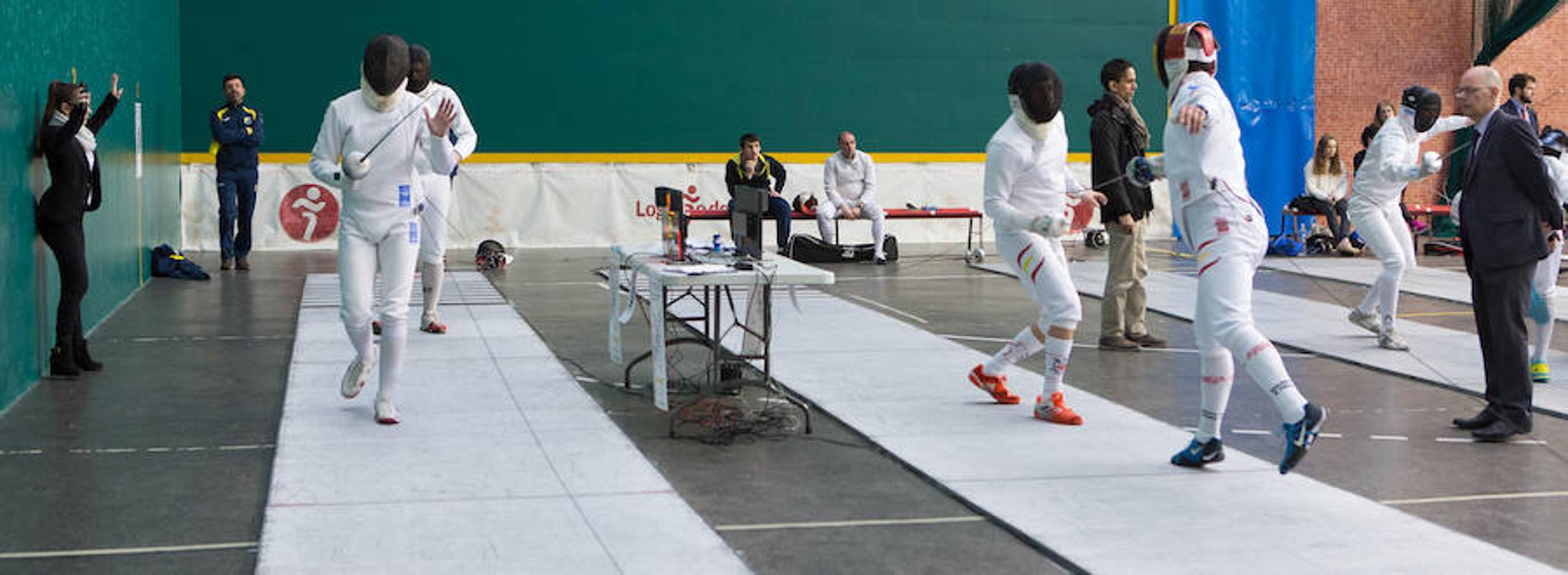 Imágenes correspondientes al Torneo Internacional Ciudad de Logroño que se celebra este fin de semana en el Polideportivo de Las Gaunas de Logroño. En categoría oro, el campeón ha sido el Burgos mientras que en la de plata, el éxito ha sido para el Olimpo de Madrid.