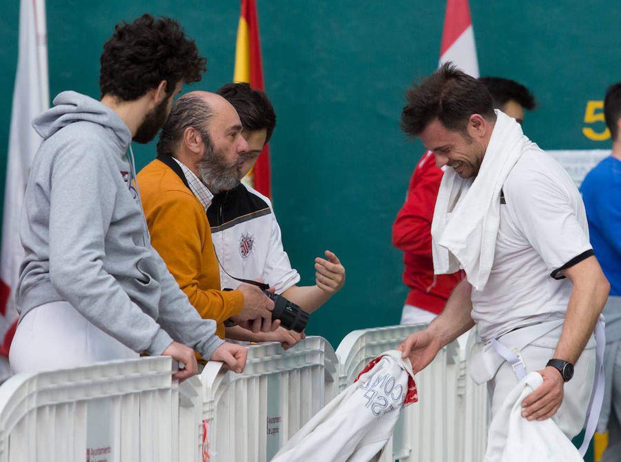 Imágenes correspondientes al Torneo Internacional Ciudad de Logroño que se celebra este fin de semana en el Polideportivo de Las Gaunas de Logroño. En categoría oro, el campeón ha sido el Burgos mientras que en la de plata, el éxito ha sido para el Olimpo de Madrid.