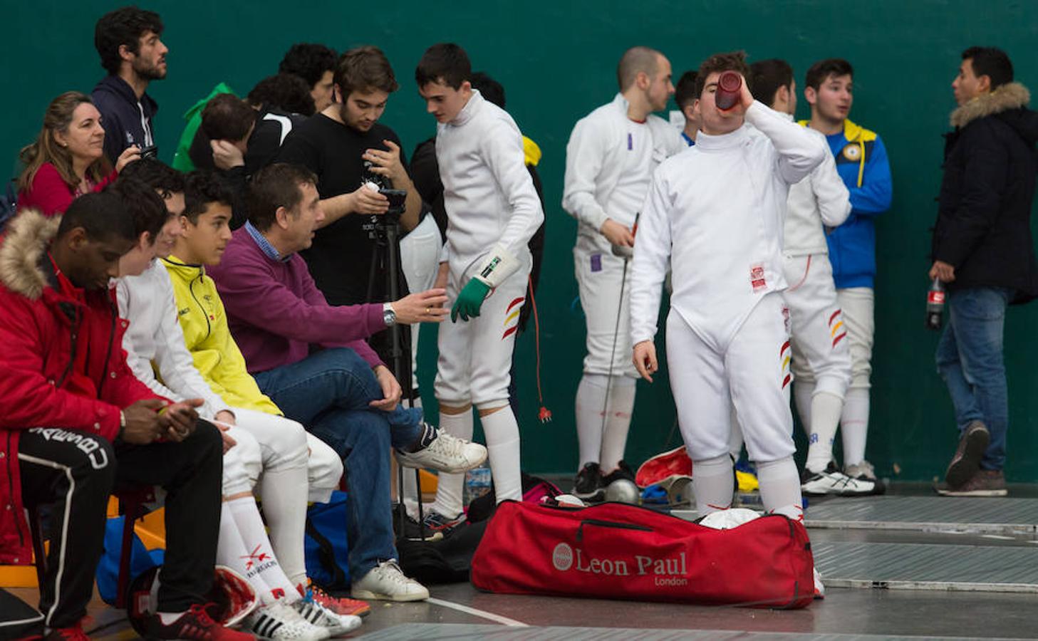 Imágenes correspondientes al Torneo Internacional Ciudad de Logroño que se celebra este fin de semana en el Polideportivo de Las Gaunas de Logroño. En categoría oro, el campeón ha sido el Burgos mientras que en la de plata, el éxito ha sido para el Olimpo de Madrid.