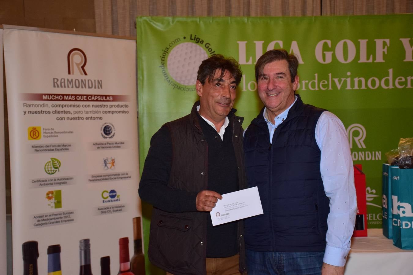 Entrega de premios del torneo Bodegas Ramón Bilbao, primero de la la VIII Liga de Golf y vino de lomejordelvinoderioja.com