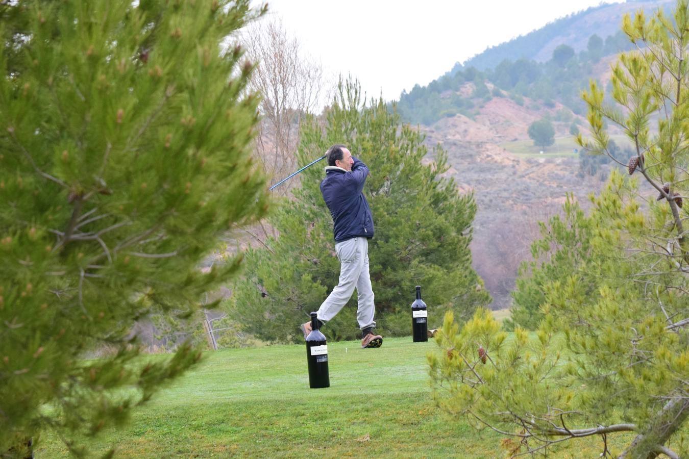 Los participantes en el primer torneo de la Liga de Golf y Vino disfrutaron de una estupenda jornada.