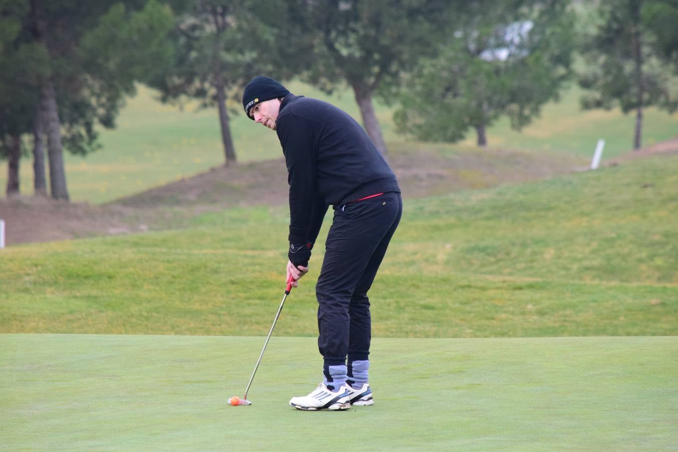 Los participantes en el primer torneo de la Liga de Golf y Vino disfrutaron de una estupenda jornada.