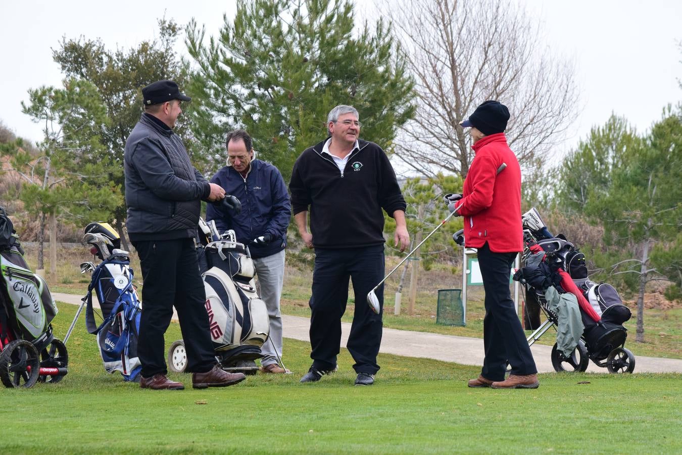 Los participantes en el primer torneo de la Liga de Golf y Vino disfrutaron de una estupenda jornada.