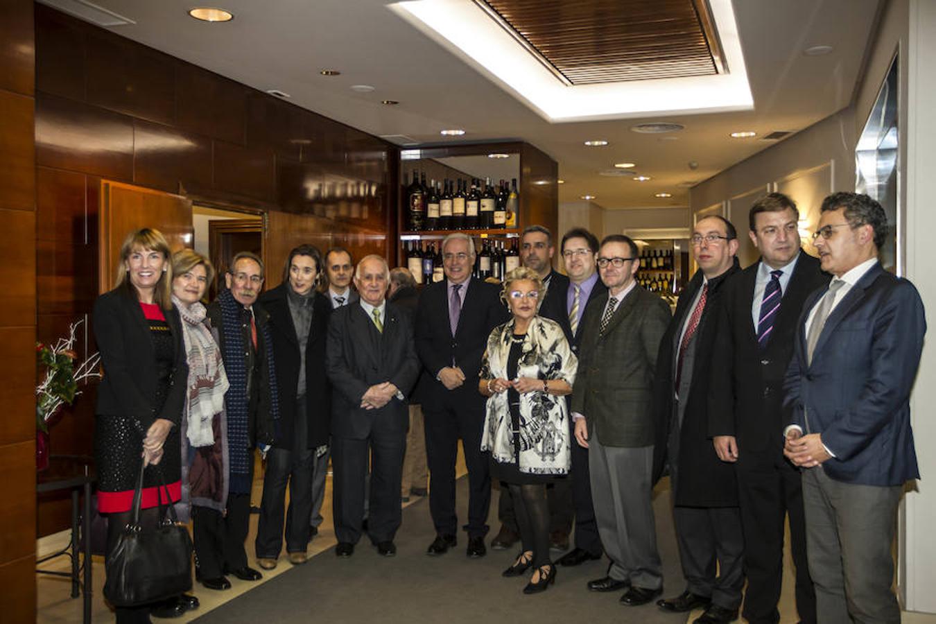 Entrega de la 4ª edición de los Galardones que concede AECC La Rioja y que ha contado con la presencia del presidente del Gobierno riojano, José Ignacio Ceniceros, la presidenta del Parlamento, Ana Lourdes González, y la alcaldesa de Logroño Cuca Gamarra.