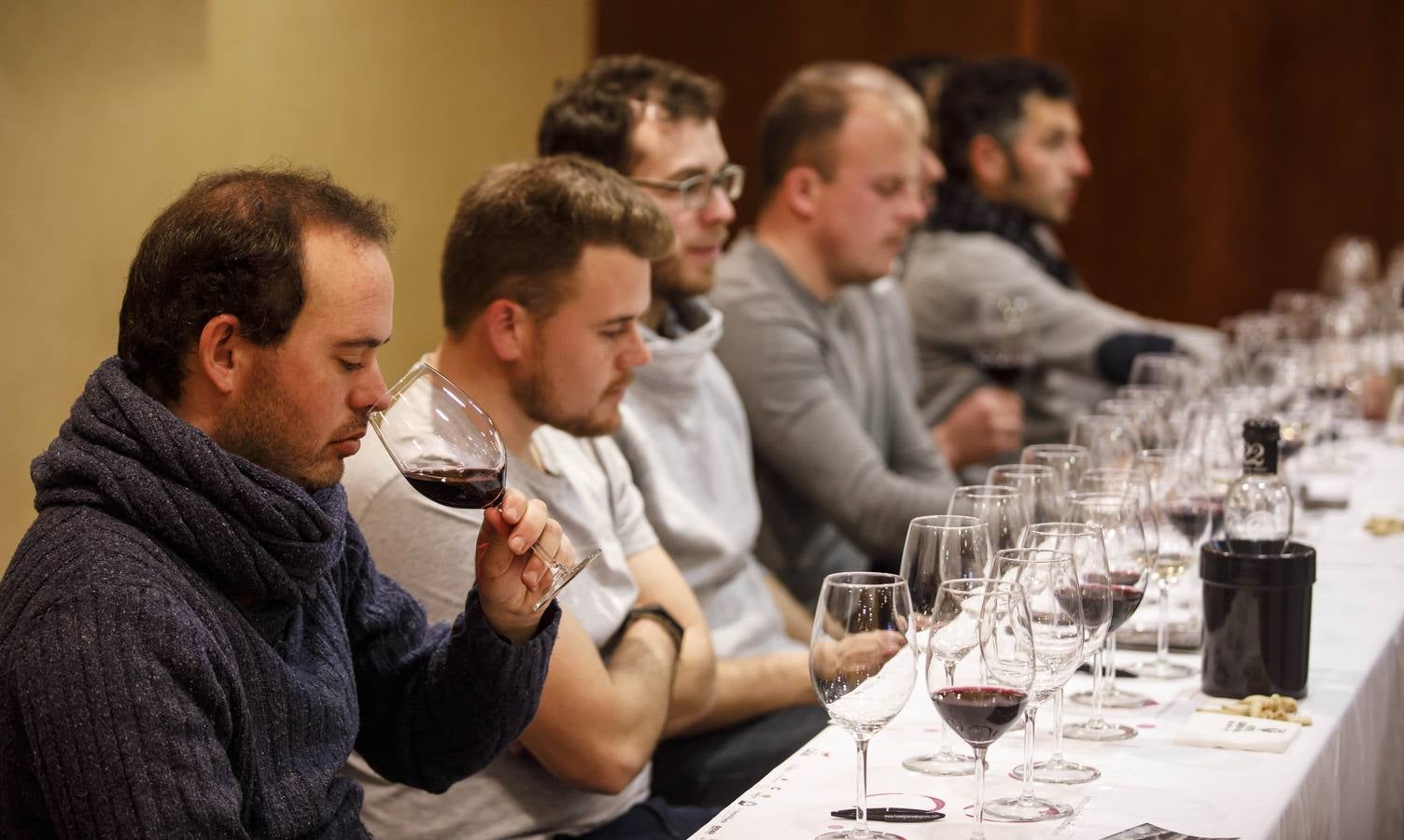 Carlos Fernández, de Bodegas Tierra, presentó sus vinos en el Club de Catas de lomejordelvinoderioja.com.