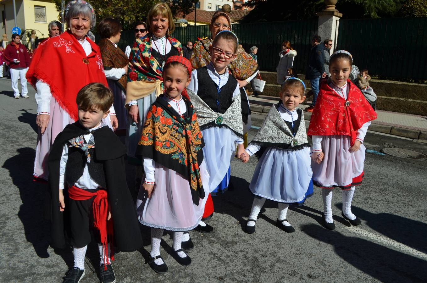 En el día grande, los santos Emeterio y Celedonio salieron a la calle en una procesión muy participativa por Calahorra