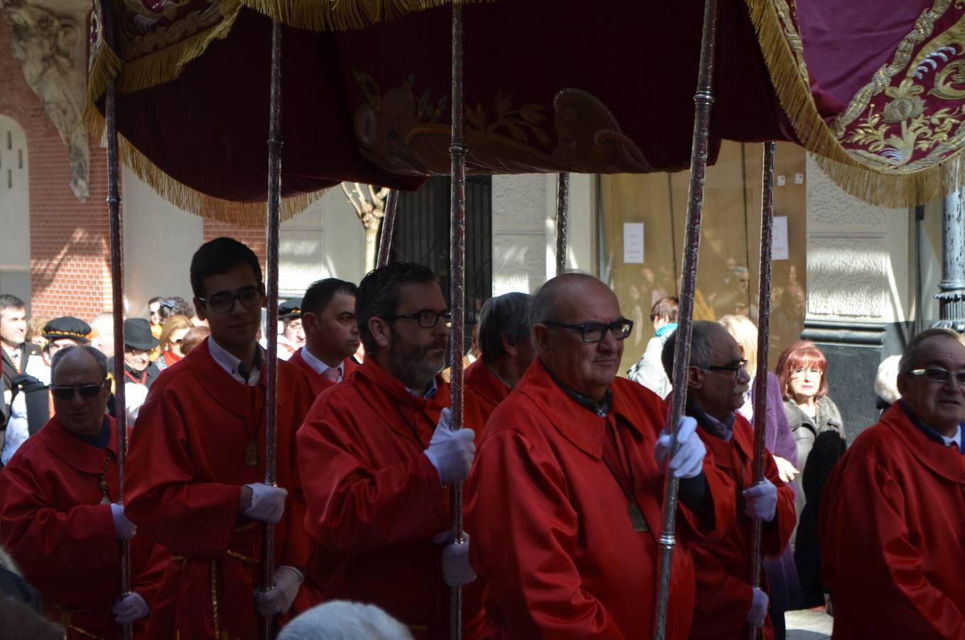 En el día grande, los santos Emeterio y Celedonio salieron a la calle en una procesión muy participativa por Calahorra