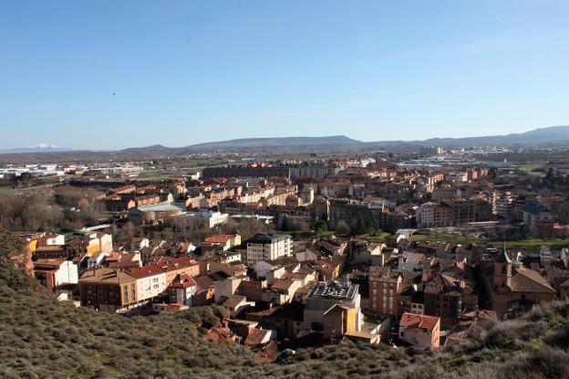Vista de la ciudad de Nájera desde la ladera del cerro Malpica. 
