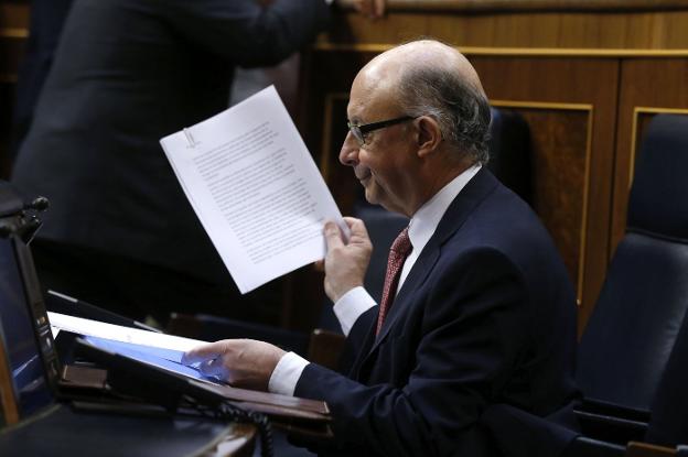 El ministro de Hacienda, Cristóbal Montoro. :: Kiko Huesca / efe